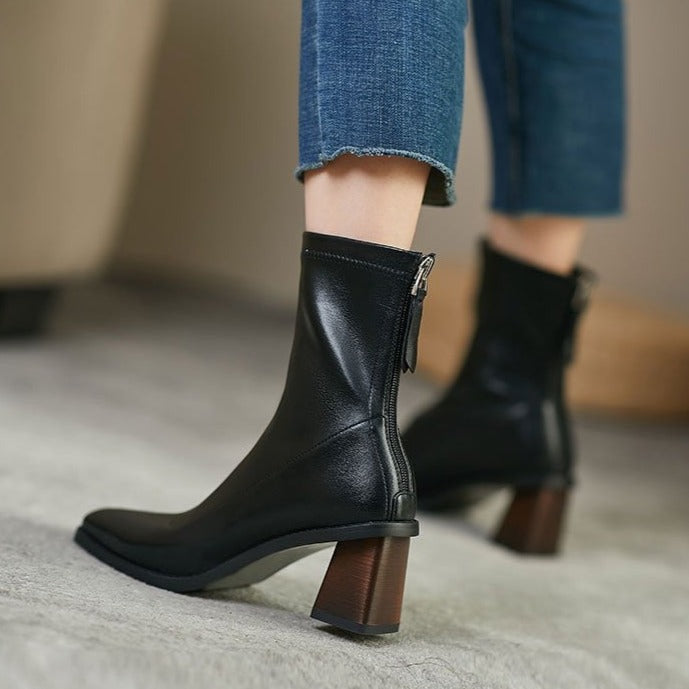 Salter מגפי דמוי עור עם עקב