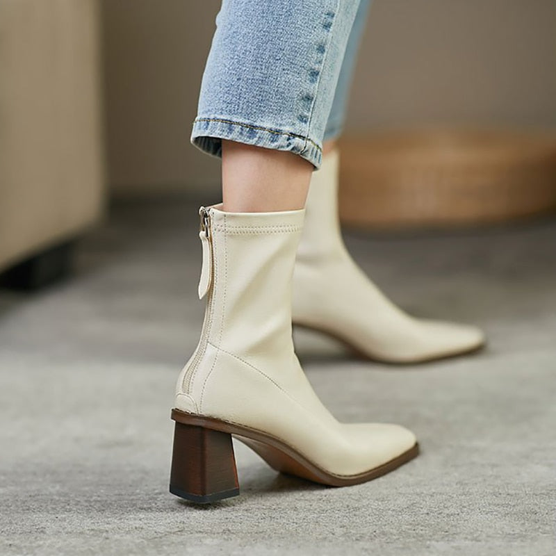 Salter מגפי דמוי עור עם עקב