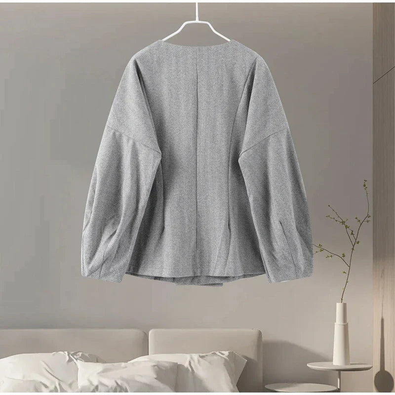 סט שני חלקים צמרי בעיצוב מלכותי חצאית מידי ובלייזר - Reina