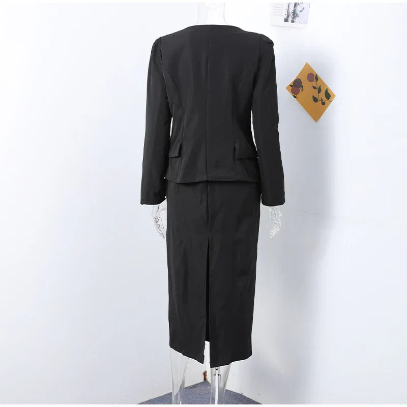 סט שני חלקים אלגנטי חצאית מידי ובלייזר בעיצוב מחויט ויוקרתי - PAS