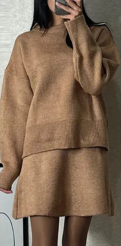 סט שני חלקים סרוג חולצת אובר סייז וחצאית מיני - יעלה