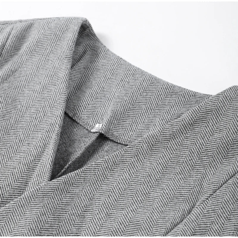 סט שני חלקים צמרי בעיצוב מלכותי חצאית מידי ובלייזר - Reina